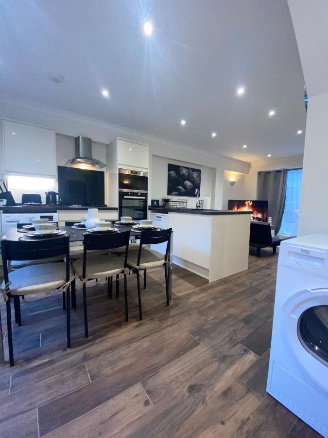 Central London, Jaccuzzi,Newbuild, 2 Bedrooms Two Baths Екстер'єр фото