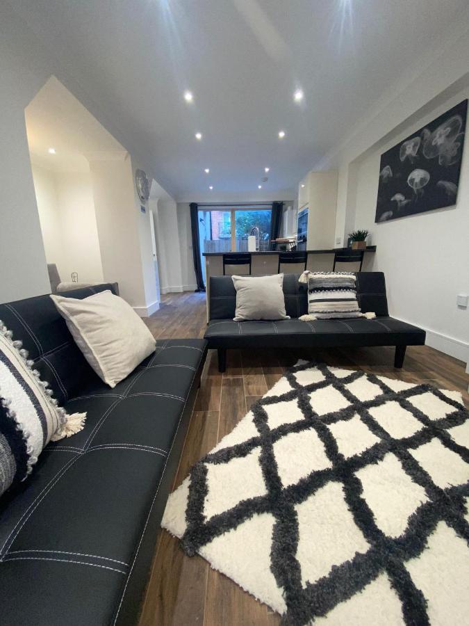 Central London, Jaccuzzi,Newbuild, 2 Bedrooms Two Baths Екстер'єр фото